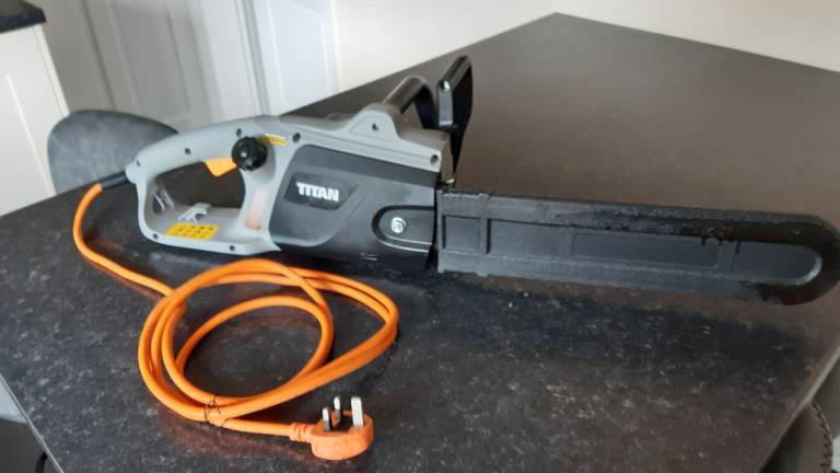 TITAN Electric Chainsaw