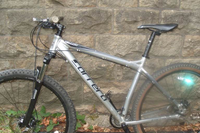 Carrera Hellcat Mountain Bike – Silver, Good Condition, large 20 inch frame