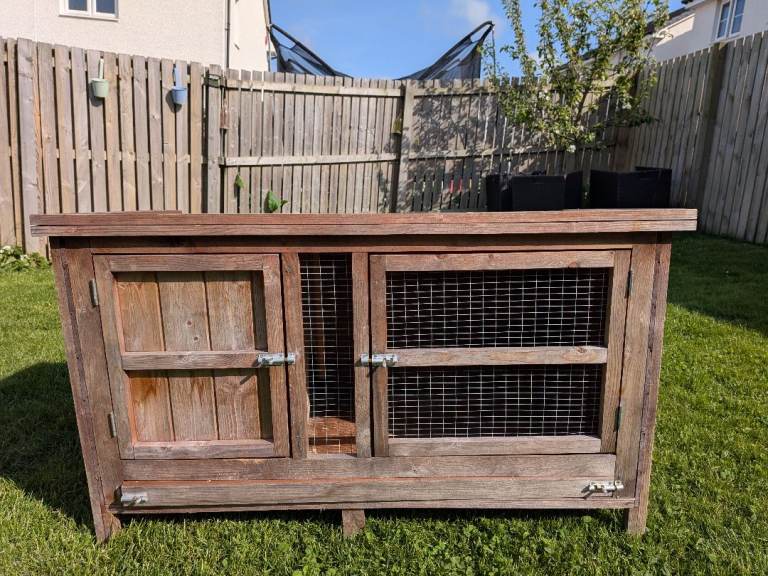 4ft wooden guinea pig hutch
