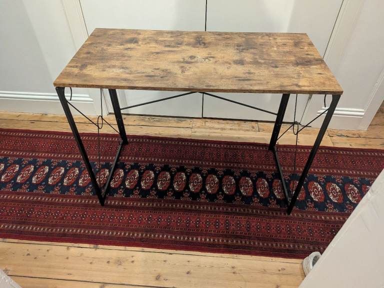 Foldable / collapsible desk