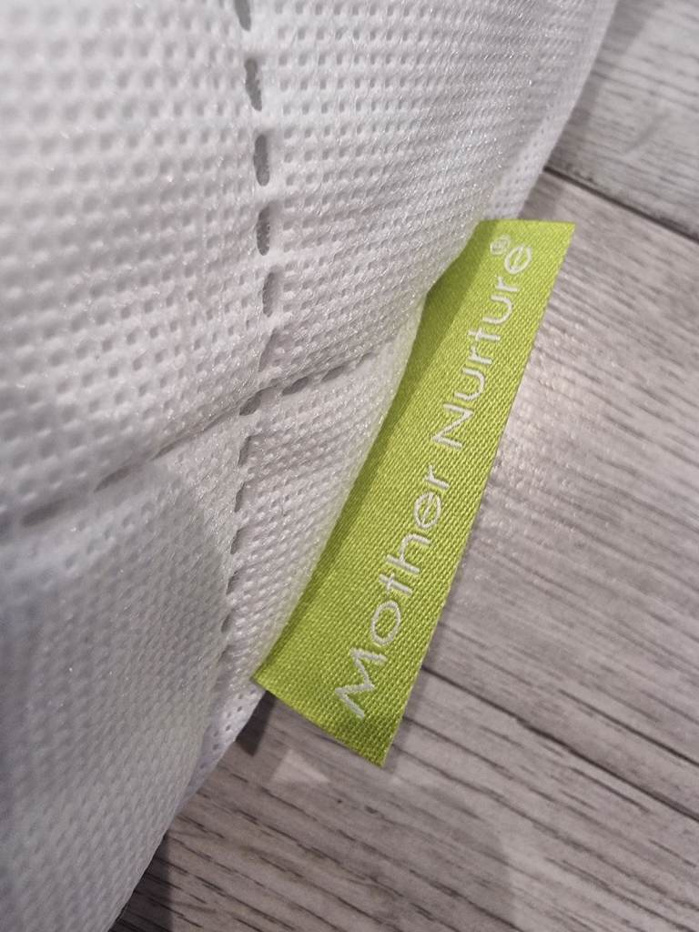 Travel cot for baby/toddler