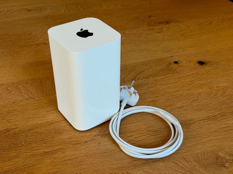 Apple AirPort Time Capsule 2TB wireless router model A1470