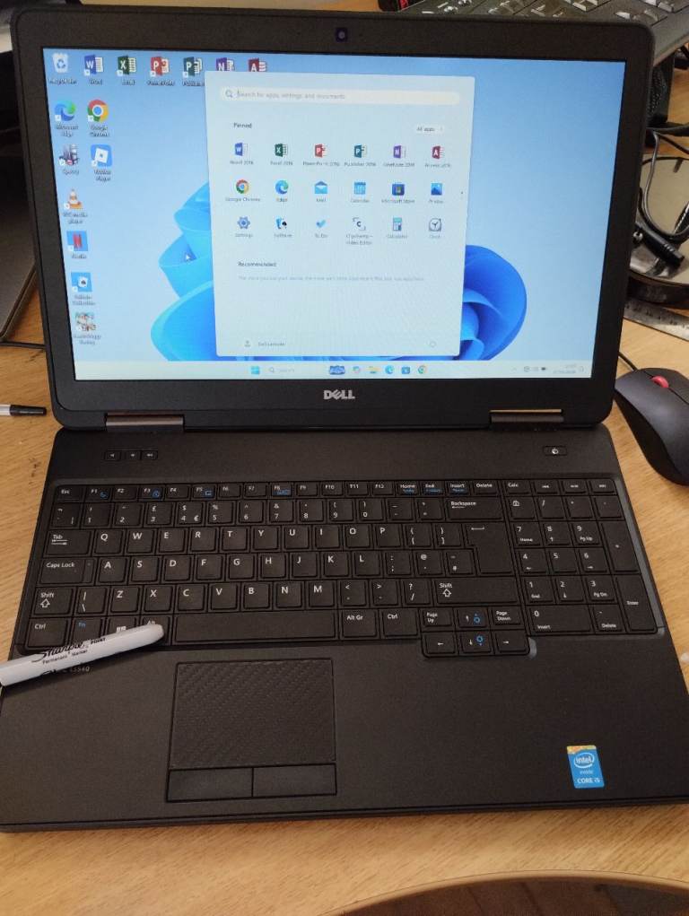 Dell Windows 11, FULL Microsoft Office. 8GB RAM, i5, 240GB SSD, HDMI, DVD. bag. Bigger screen