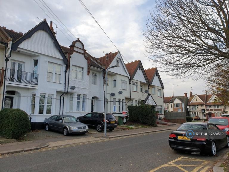 2 bedroom flat in Herbert Grove, Southend On Sea, SS1 (2 bed) (#2768632)