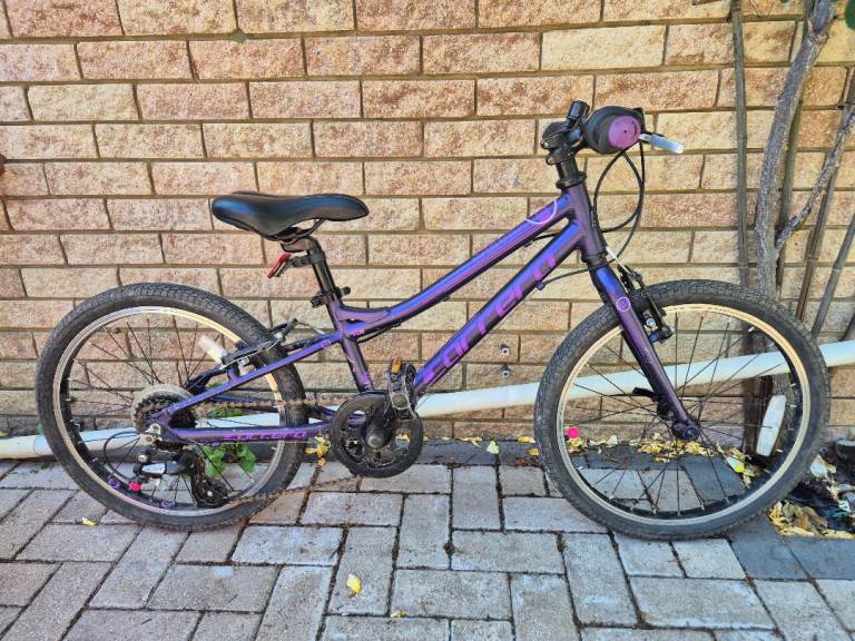 7 Speed Carrera Bike - 16inch wheels