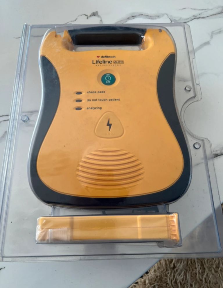 Defibrillator