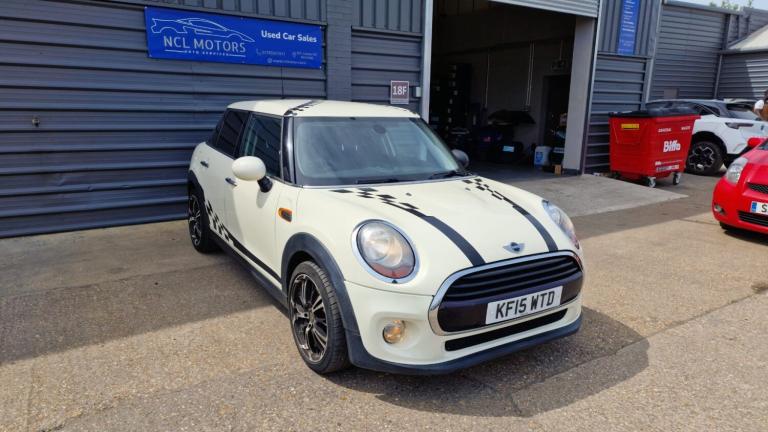 MINI HATCH 1.5 5-Door Hatch Cooper 2015