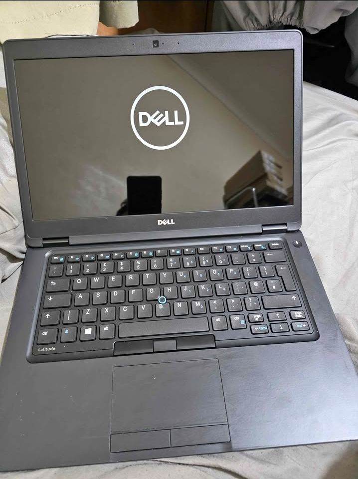Dell latitude 5480 Touchscreen  Core i5 8gb ram 256 ssd Wrapped with protection sticker around body