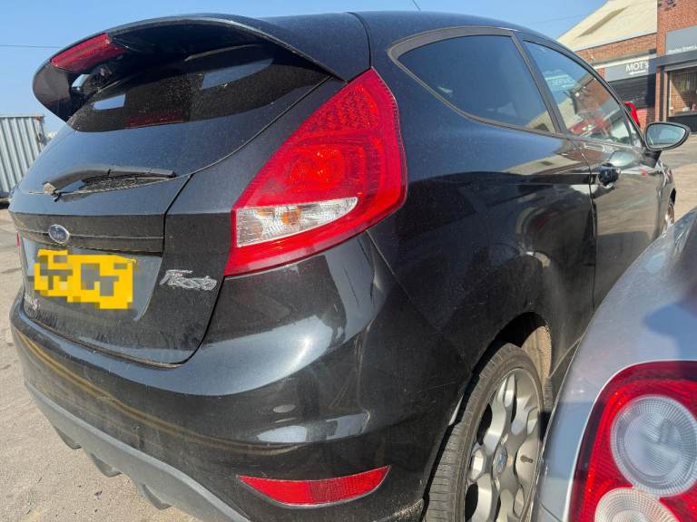 Breaking spare parts ford fiesta mk7 zetec s black 