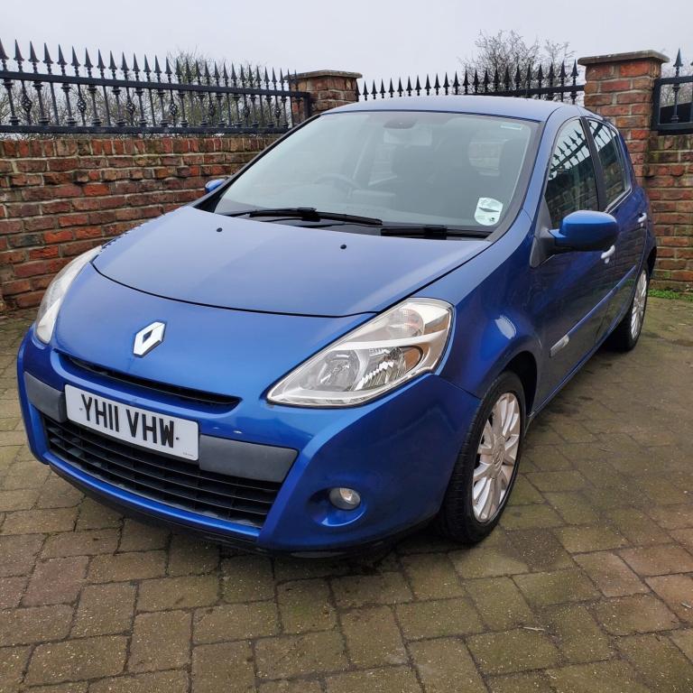 11 Renault Clio Dynamique TomTom 1.1 16v 5dr, 68,000miles, 1owner, 8serviceStamp