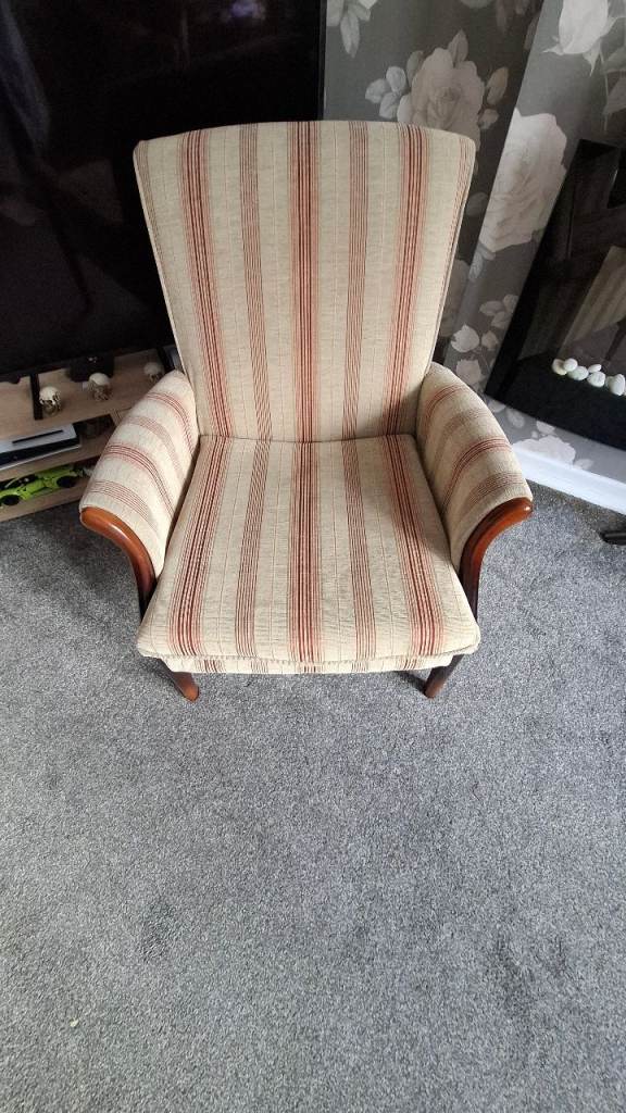 **FREE - SOFA ONLY, 2 CHAIRS HAVE GONE**