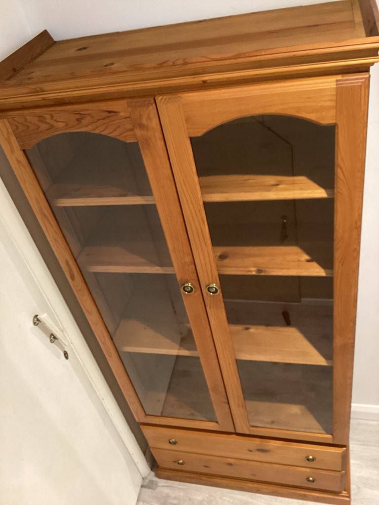 Versatile, Good Quality, Derby Pine “Ashbourne” display/storage unit