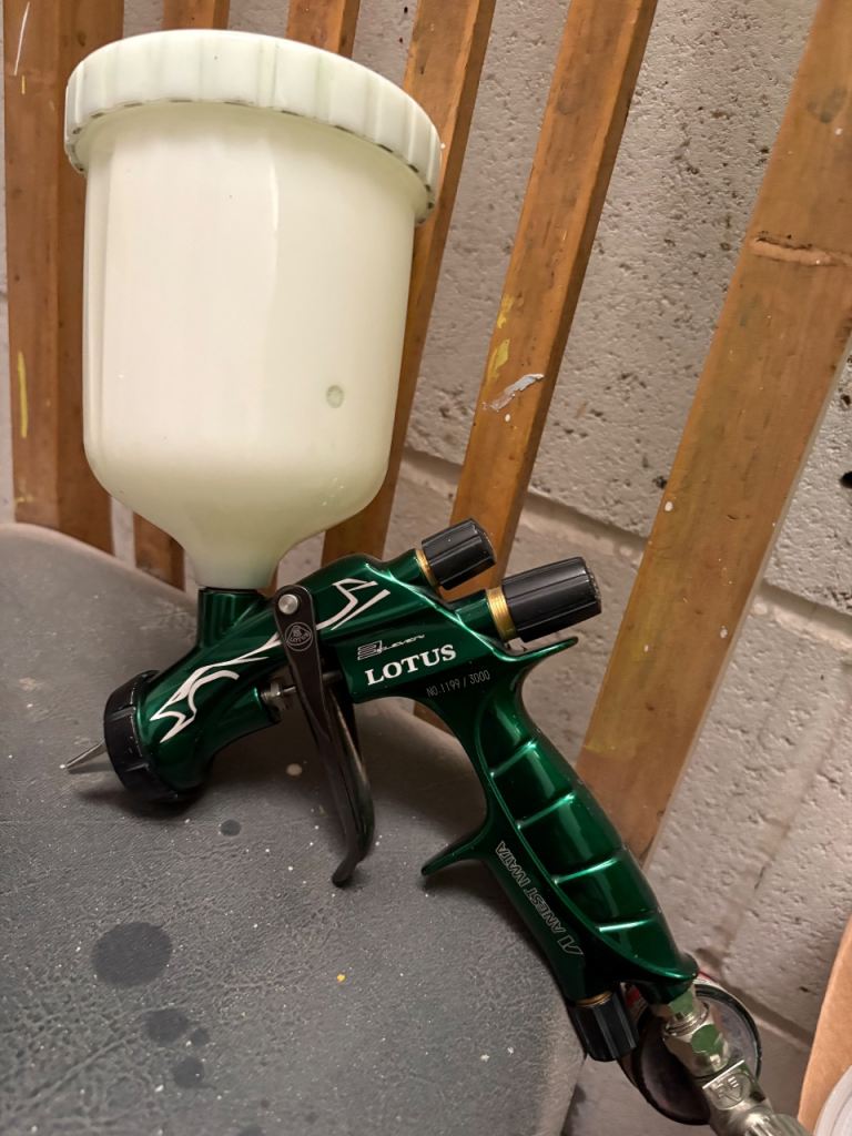 Anest Iwata Lotus Spray Gun with Case – As Good As New