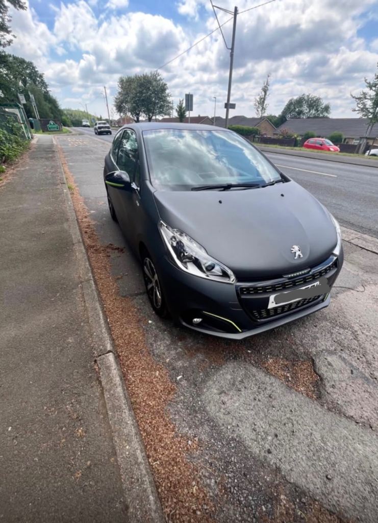 Peugeot, 208, Hatchback, 2016, Manual, 1199 (cc), 3 doors