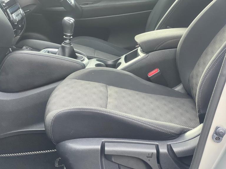 2015 Nissan Qashqai 1.6 dCi N-Tec+ 5dr HATCHBACK DIESEL Manual