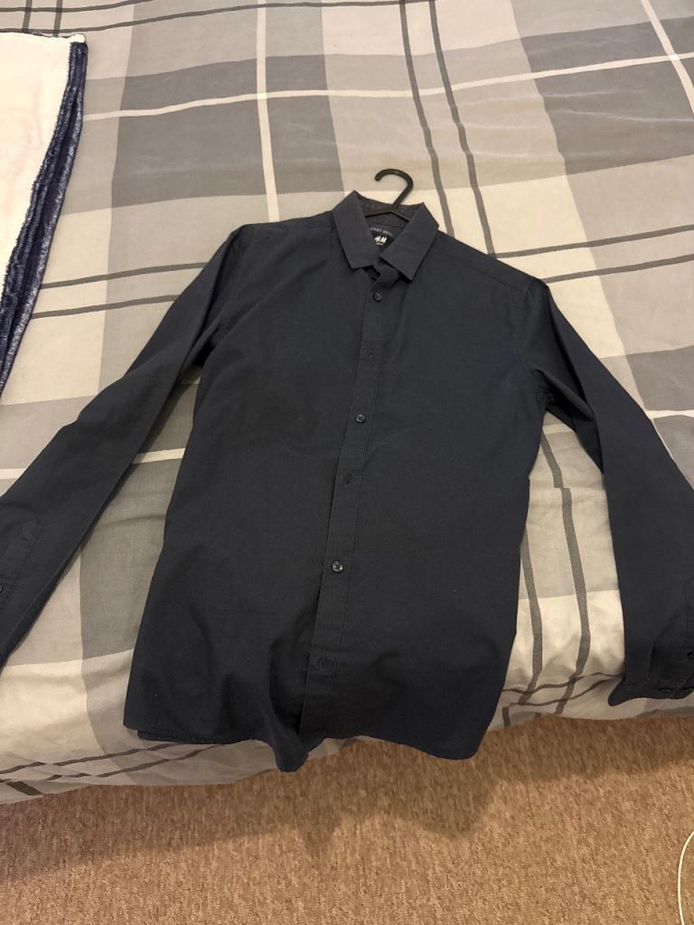 H&M men’s XS dark blue shirt 