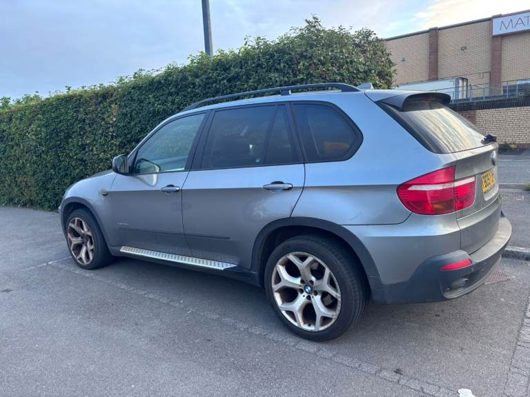 BMW X5 E70 - Pan Roof / 7 Seats 