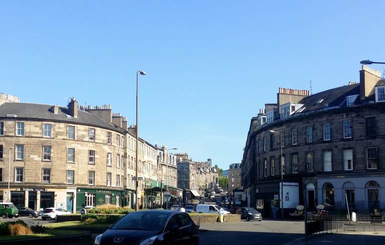 LARGE DOUBLE ROOM ON BROUGHTON STREET AVAILABLE TODAY! VERY CENTRAL LOCATION, ALL BILLS INCLUDED.