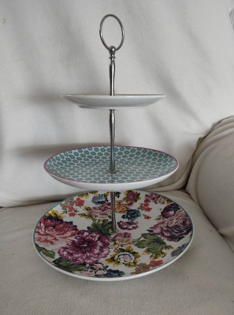 Lovely 3-Tier Cake Stand – Floral & Geometric Patterns, As Good As New