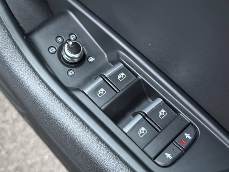 2016 Audi A4 2.0 TFSI S line Saloon 4dr Petrol S Tronic Euro 6 (s/s) (190 ps) Saloon Petrol Autom...