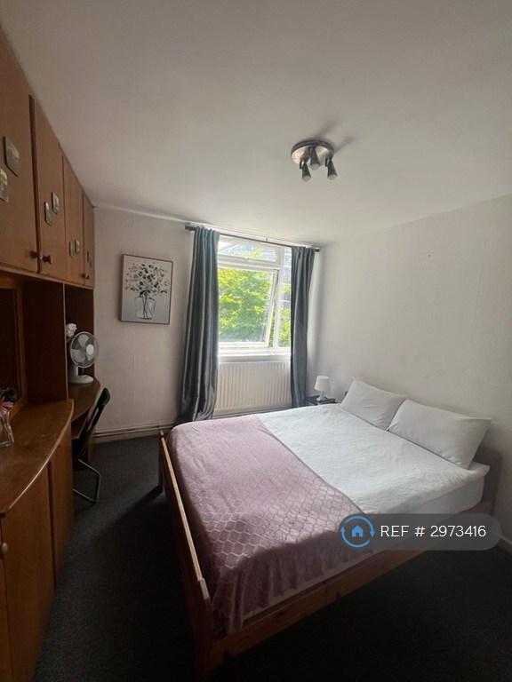 2 bedroom flat in Throsby Street, London, N1 (2 bed) (#2973416)