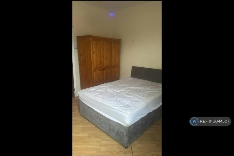 1 bedroom in Claude Street Dunkirk, Nottingham, NG7 (#3044507)