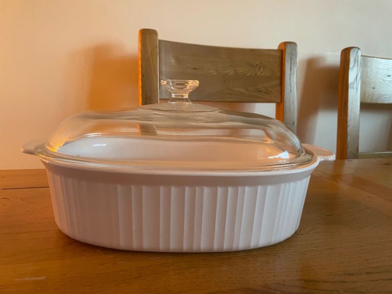 White Ceramic Casserole Dish with Glass Lid – As Good As New