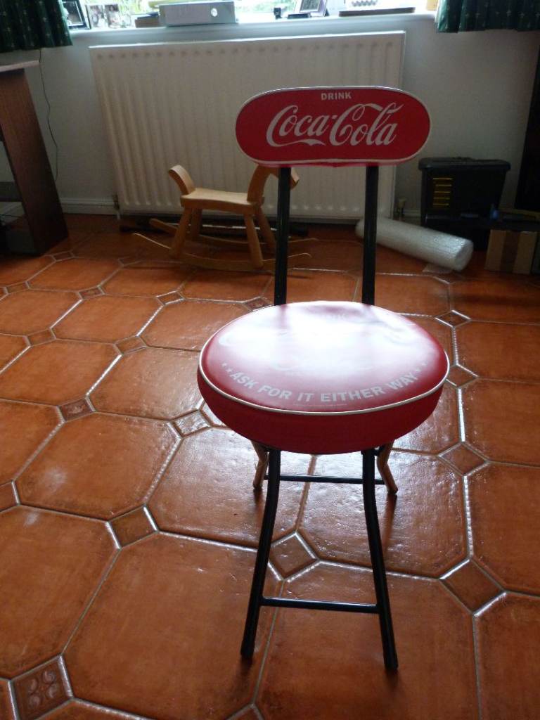 FOLDING CHAIR