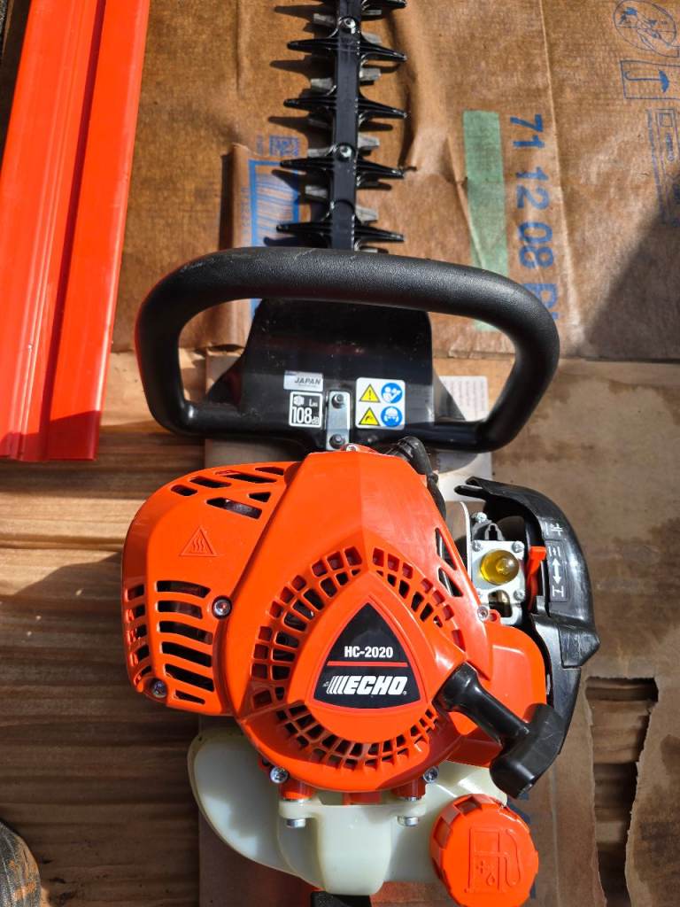 Echo HC-2020 Petrol 2 Stroke Hedge Trimmer – Excellent Condition