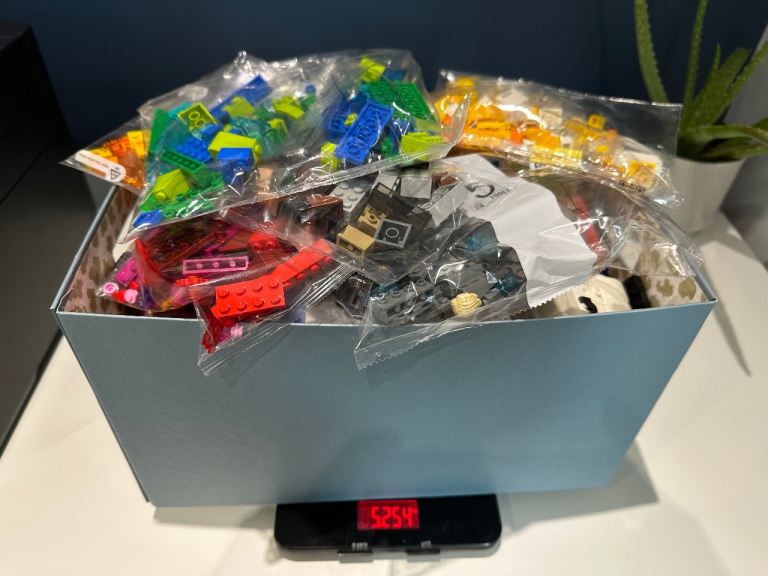 Over 5kg of mixed Lego 