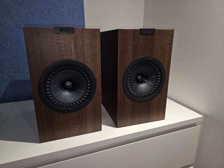 Kef Q3 meta speakers 