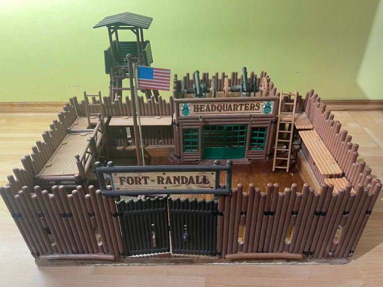 Playmobil Fort Randall and Native American set- Vintage 70s / 90s