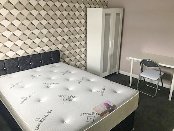 1 Bed flat available to rent now until 30th of June