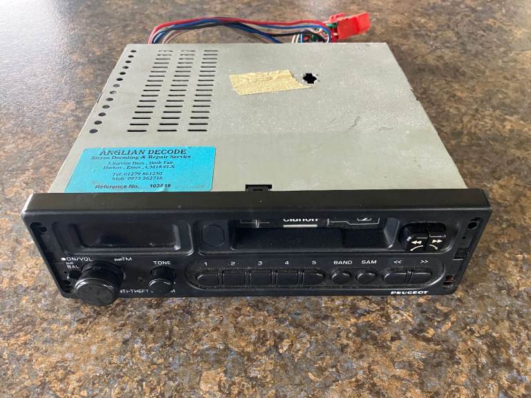 PEUGEOT CLARION RETRO CAR RADIO CASSETTE PLAYER