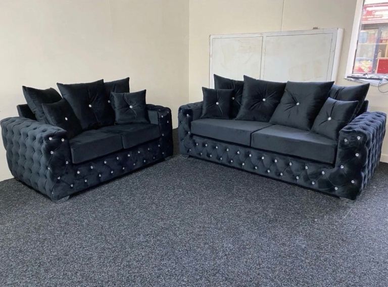 Ashton Chesterfield Sofa in Black Plush Velvet