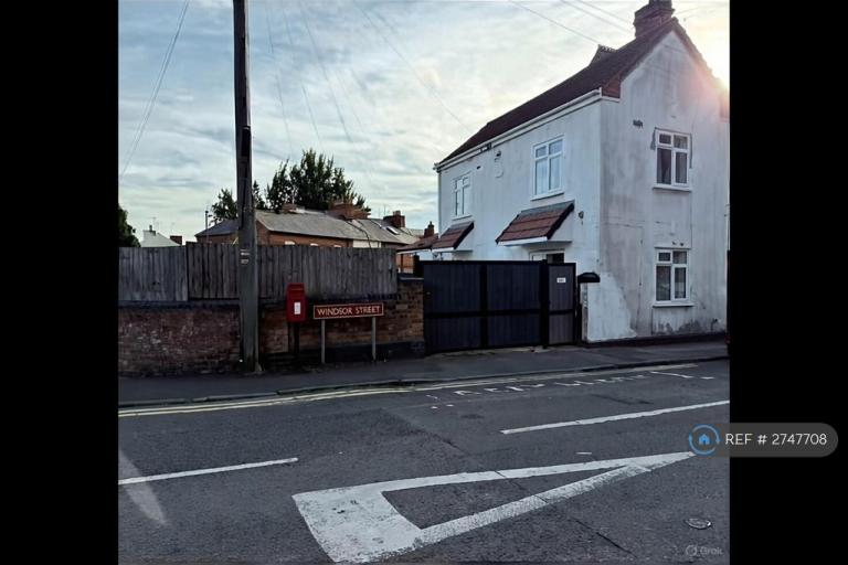 3 bedroom house in Windsor Street, Walsall, WS1 (3 bed) (#2747708)