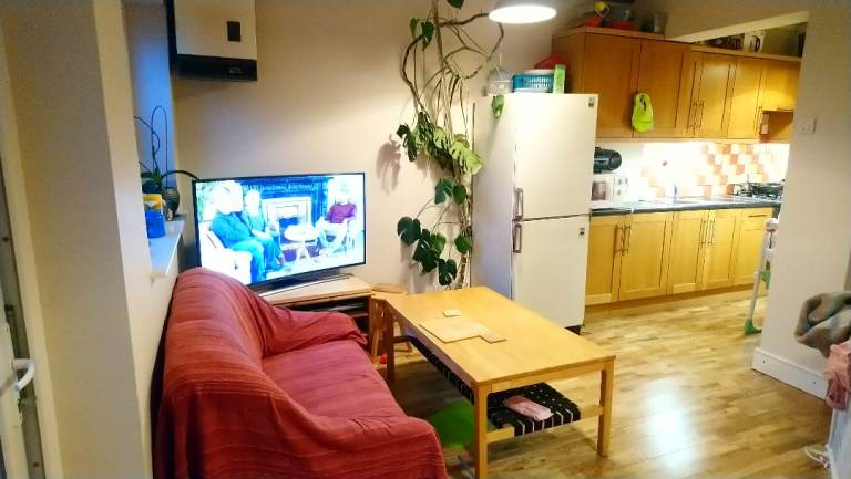 Two Double Rooms To Rent