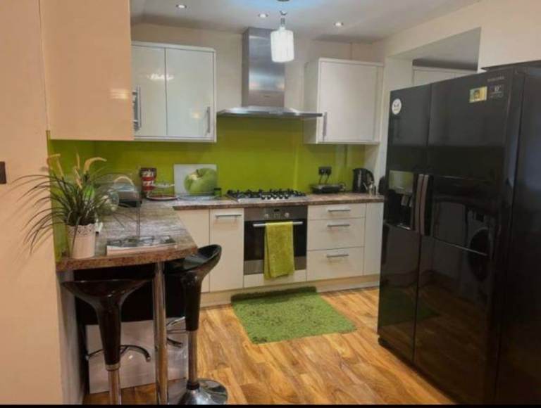 Single Room in Mitcham South London £350 PM