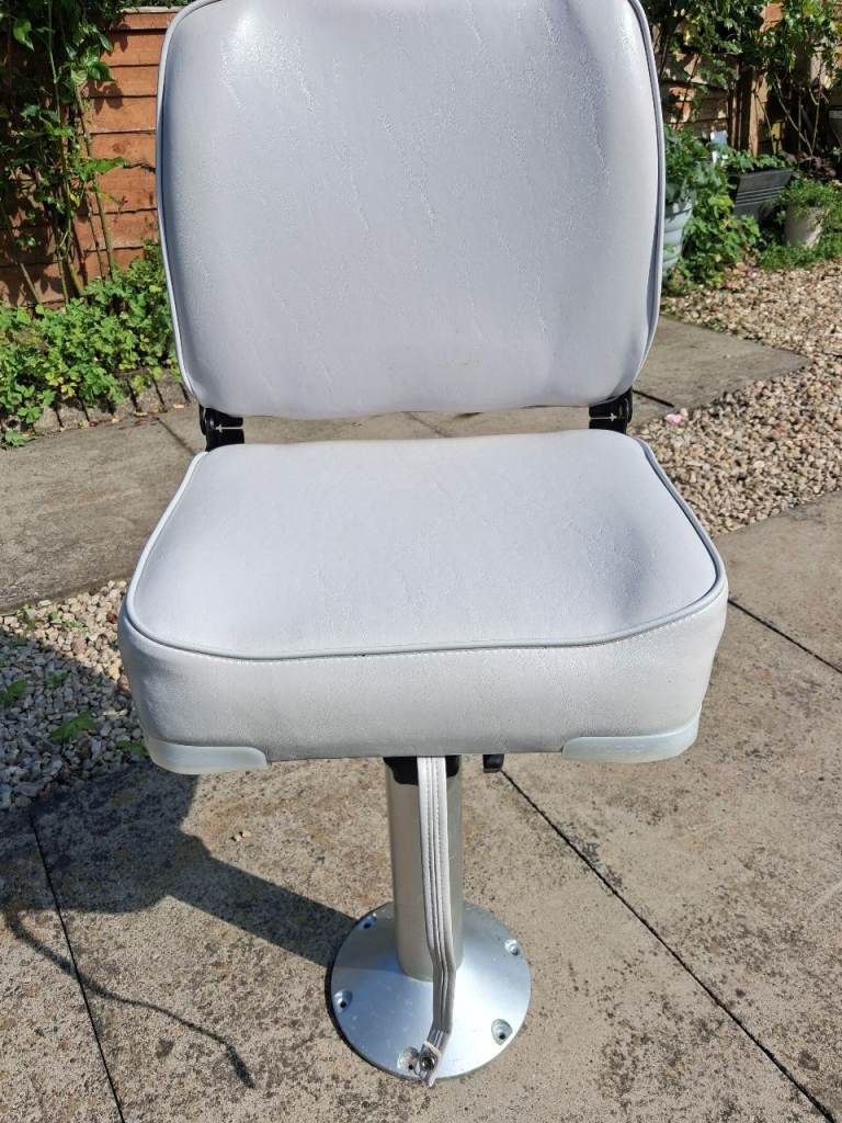 Boat seat