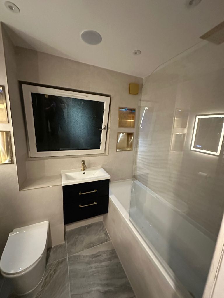 🛠️ Professional Joiner & Handyman – Kitchen & Bathroom Specialist