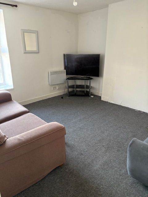 2 Bedroom Flat - Rhyl LL18
