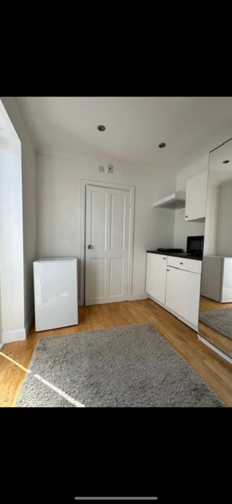 Self contained Room, Private Entrance