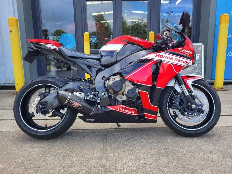 2088 Honda CBR1000RR Fireblade - 15k miles - Fantastic Conditon