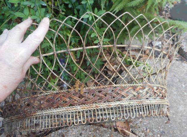 Vintage Oval Wire Basket - Used Condition