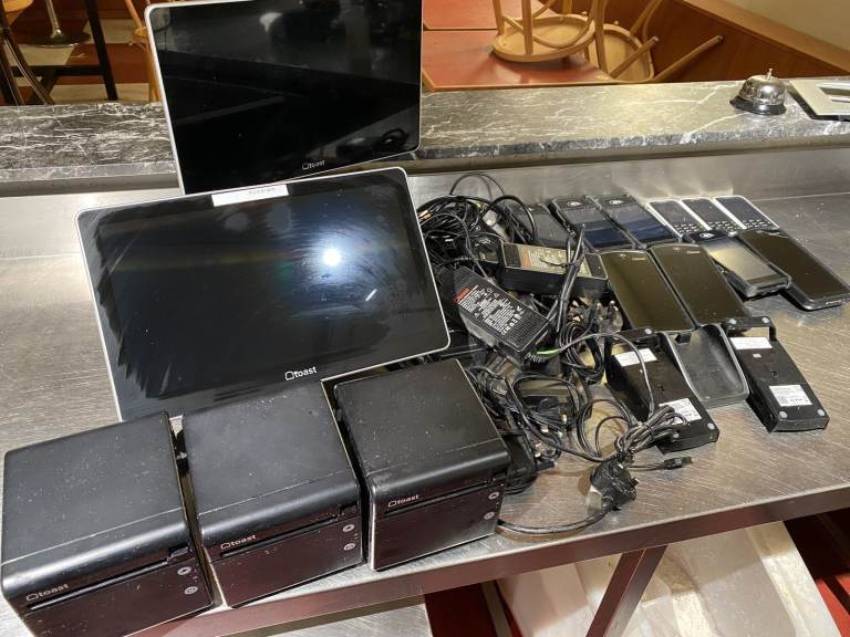 Toast Restaurant POS Hardware Bundle – 2 Screens, 7 Handhelds & 4 Printers