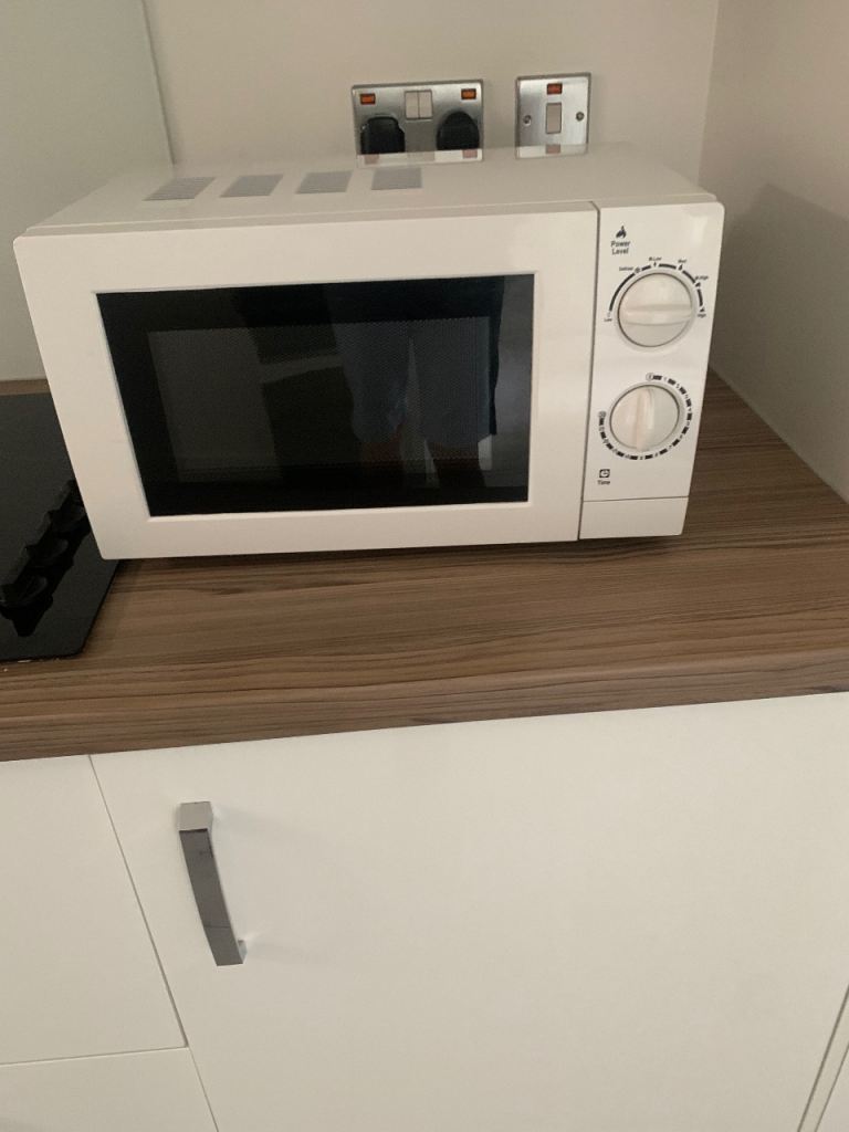 White Microwave Oven – Good Condition, Fully Working