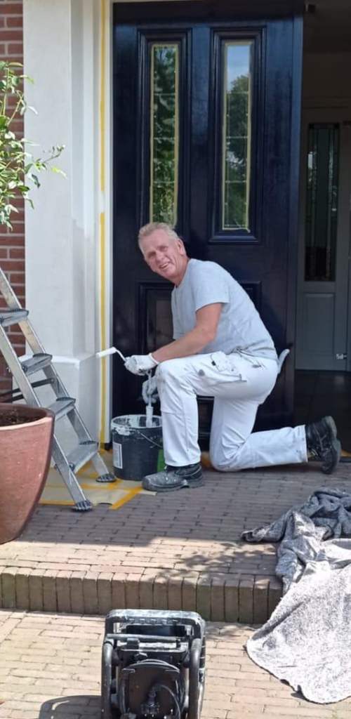 Professional painter with 42 years experience