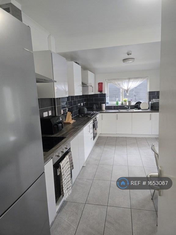 1 bedroom in Old Road West, Gravesend, DA11 (#1653087)