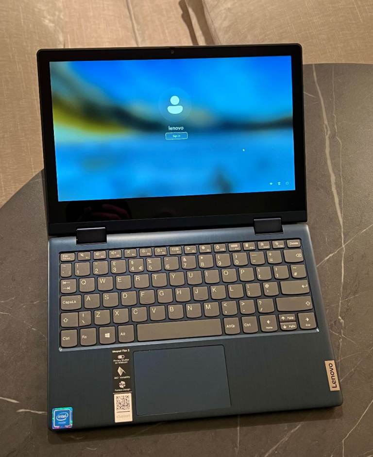 Lenovo laptop - Intel Celeron, 4GB RAM, TOUCHSCREEN, 64GB SSD, MS Office 365, Win 11