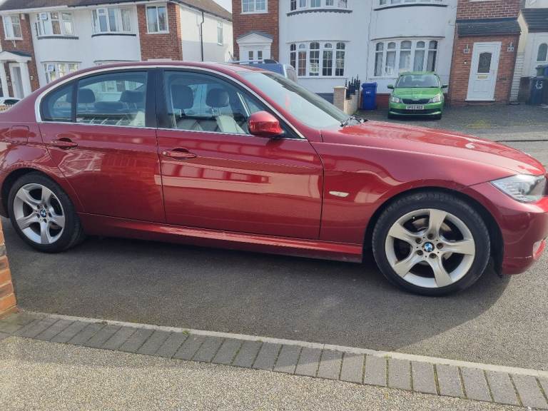 BMW 318i Exclusive Edition, Saloon, 2011, Semi-Auto, 1995 (cc), 4 doors